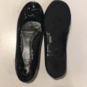 Tory Burch “Minnie” patent leather ballet flats
